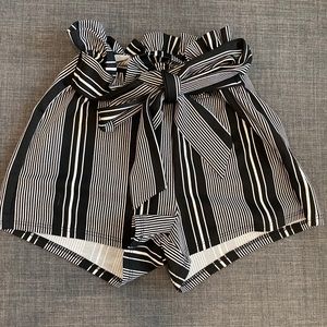 Striped shorts w/ tie belt